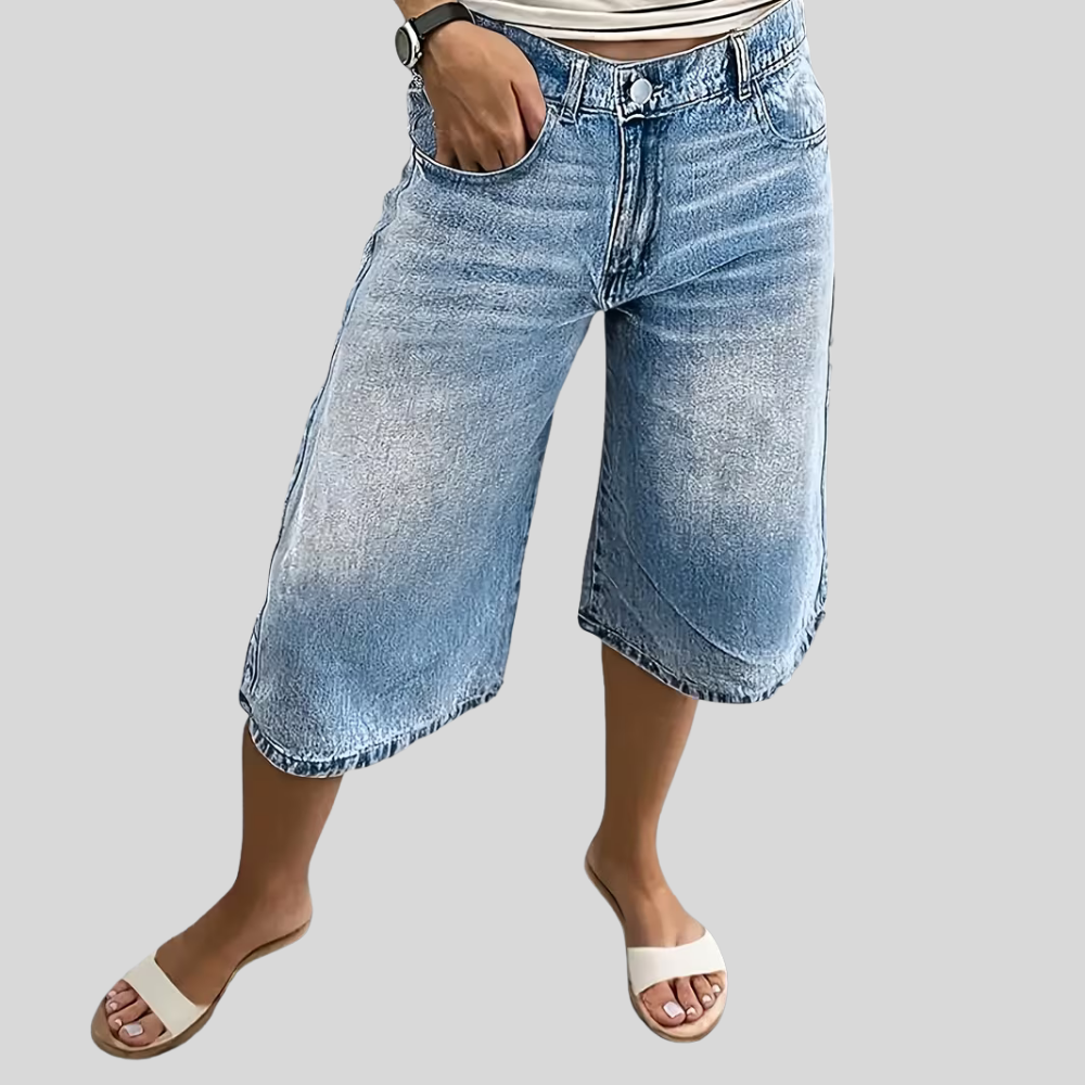 Loose Fit Stretch Capri Pants