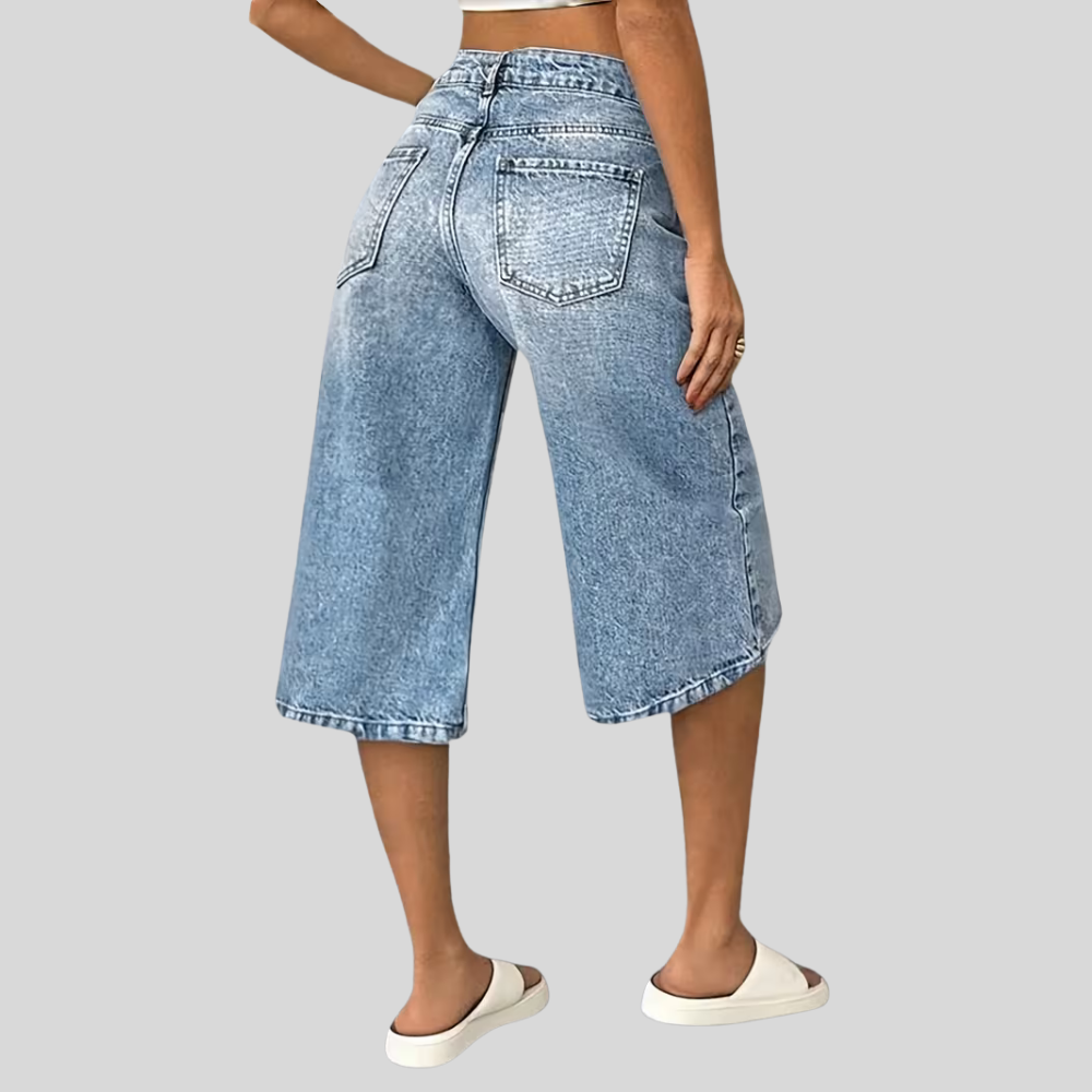 Loose Fit Stretch Capri Pants