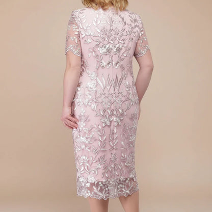 Elegant Plus Size Summer Dress - Lace Floral Bodycon for Special Occasions 1