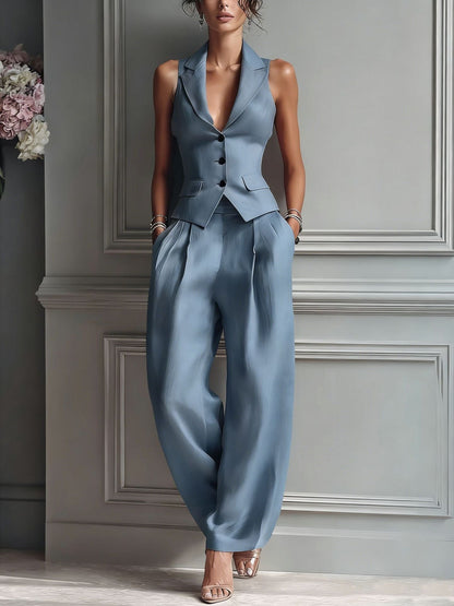 Lorie - Two-piece women's set with V-neck and buttons.