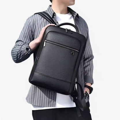 URBANVAULT – Intelligent USB Backpack for Work and Everyday Travel