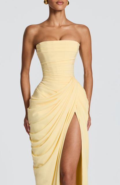 SKY - Sculptural elegance that defines your figure for women.