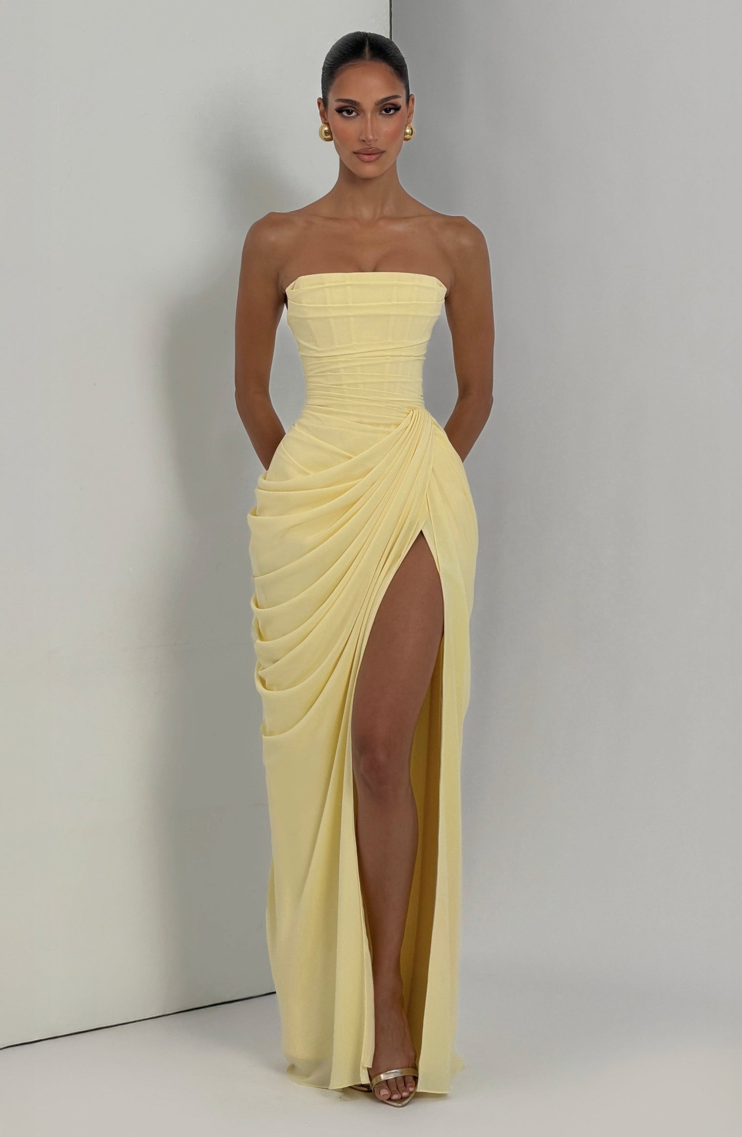 SKY - Sculptural elegance that defines your figure for women.