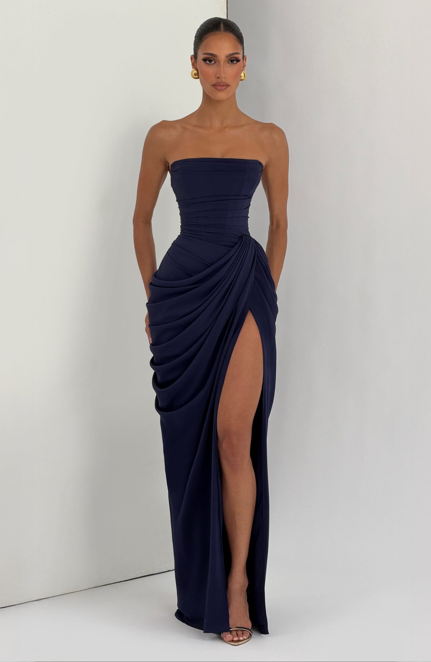 SKY - Sculptural elegance that defines your figure for women.